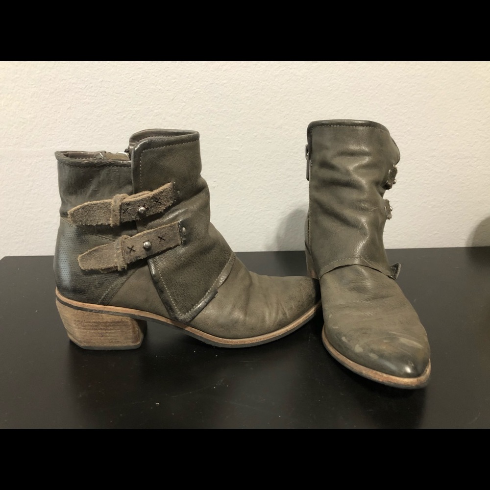Dolce Vita booties